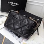 CHANEL-19-HANDBAG-.png